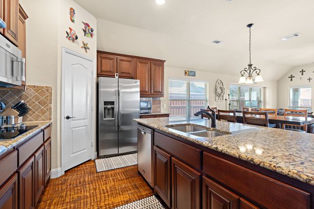 830 Magnolia Drive, Weatherford, TX 76086