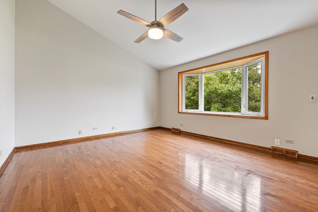 1N210 Darling Street, Carol Stream, IL 60188
