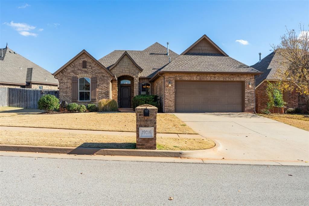 19116 Pinehurst Trail, Edmond, OK 73012