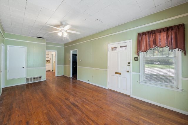 1021 Martin Luther King Jr Boulevard, Corsicana, TX 75110