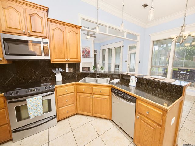 38631 Red Bud Ln, Denham Springs, LA 70706