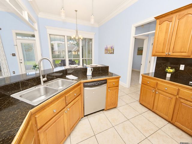 38631 Red Bud Ln, Denham Springs, LA 70706
