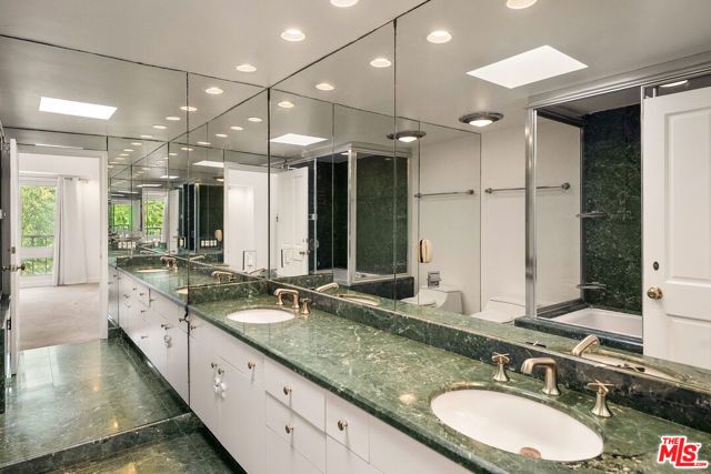 129 Alta Avenue 7, Santa Monica, CA 90402