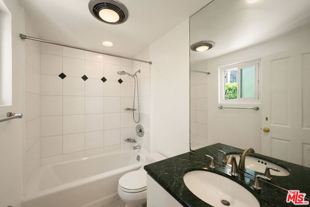 129 Alta Avenue 7, Santa Monica, CA 90402