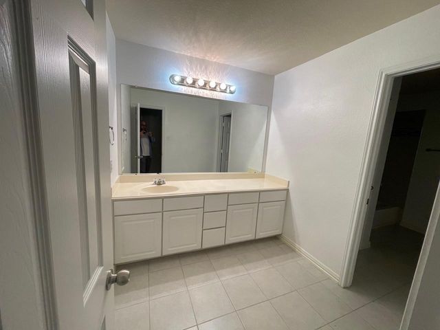 11002 E Early Dusk Circle, Houston, TX 77044