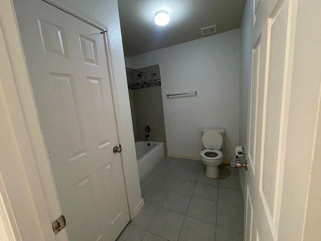 11002 E Early Dusk Circle, Houston, TX 77044