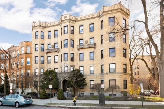 51 Park Drive 31, Boston, MA 02115