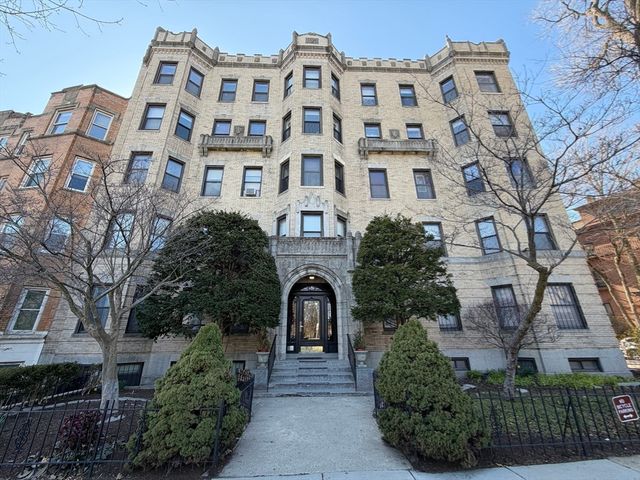 51 Park Drive 31, Boston, MA 02115