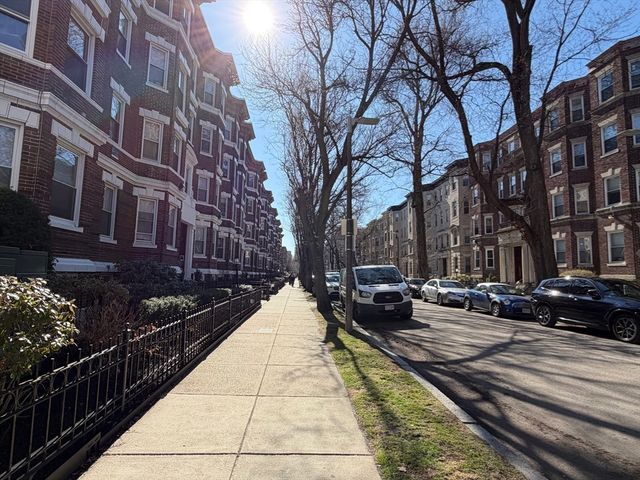 51 Park Drive 31, Boston, MA 02115