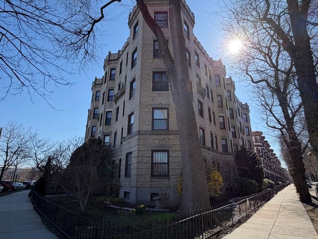 51 Park Drive 31, Boston, MA 02115