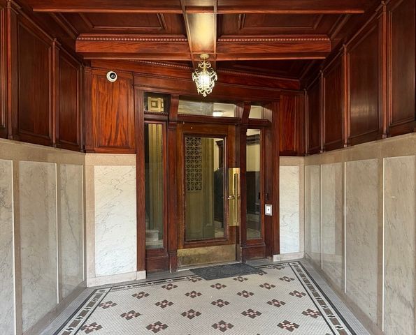 51 Park Drive 31, Boston, MA 02115