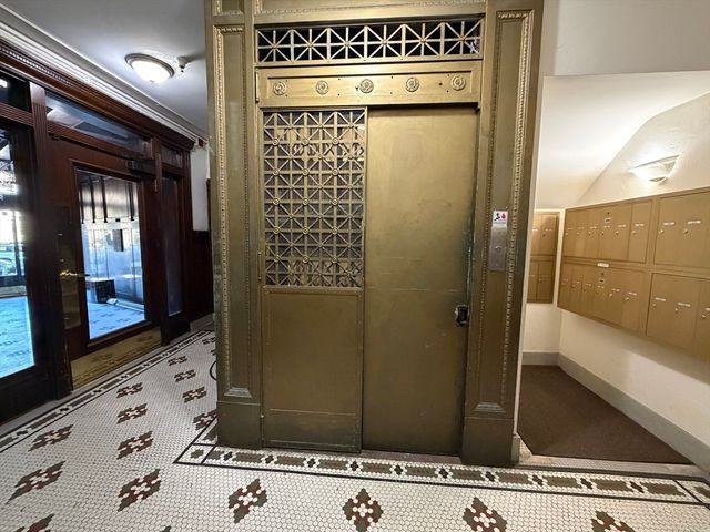 51 Park Drive 31, Boston, MA 02115