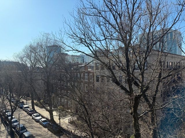 51 Park Drive 31, Boston, MA 02115