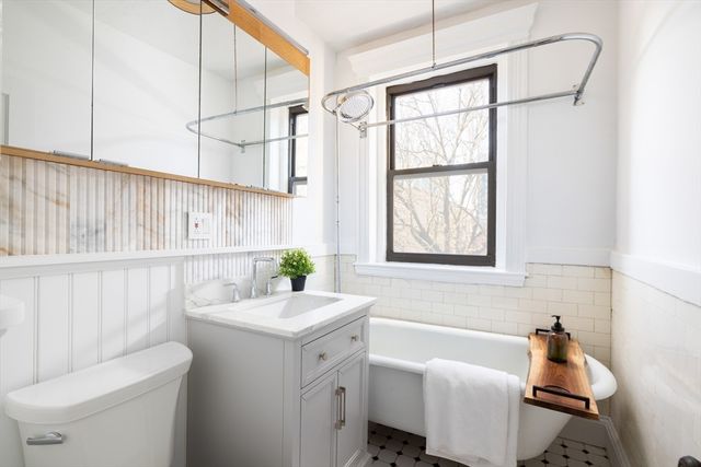 51 Park Drive 31, Boston, MA 02115