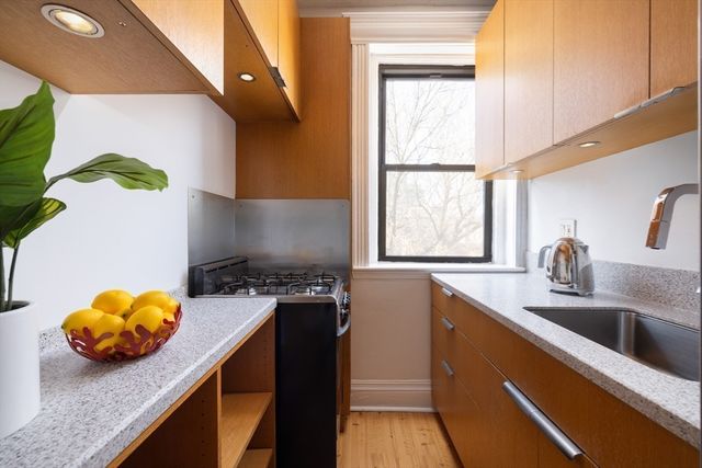 51 Park Drive 31, Boston, MA 02115