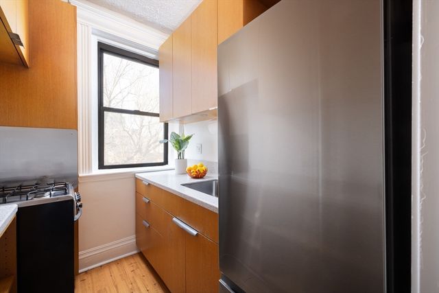 51 Park Drive 31, Boston, MA 02115