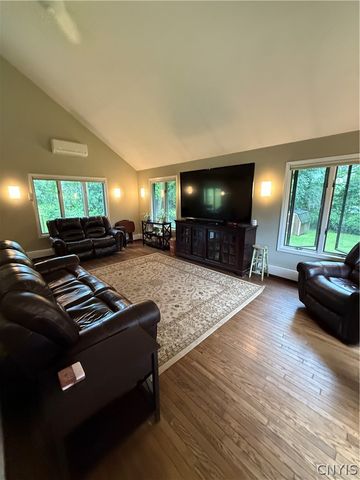 4 Amherst Avenue, Auburn, NY 13021