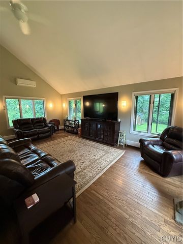 4 Amherst Avenue, Auburn, NY 13021