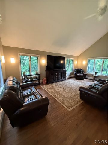 4 Amherst Avenue, Auburn, NY 13021