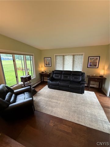 4 Amherst Avenue, Auburn, NY 13021