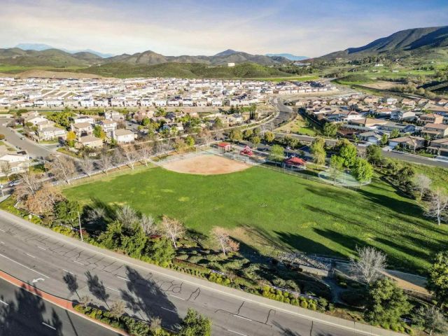 33009 Marin Fields Rd, Winchester, CA 92596