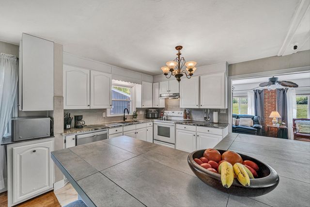 4758 Bandy RD, Roanoke, VA 24014