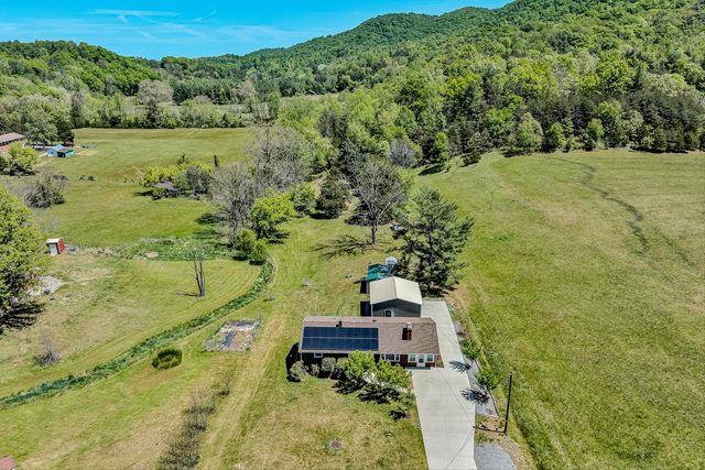 4758 Bandy RD, Roanoke, VA 24014