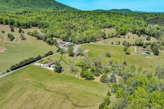 4758 Bandy RD, Roanoke, VA 24014
