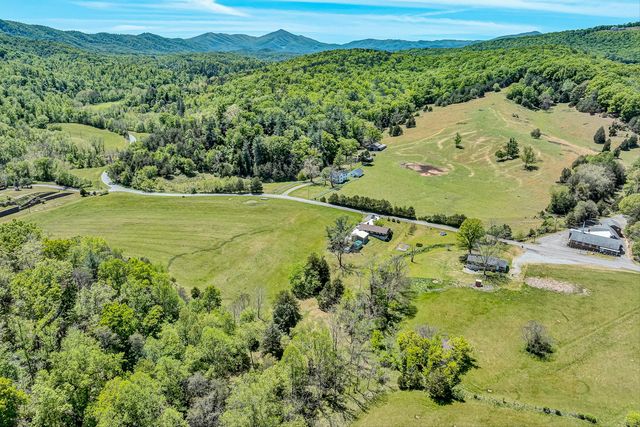 4758 Bandy RD, Roanoke, VA 24014