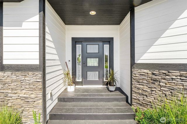 800 S Camas Place, Moses Lake, WA 98837