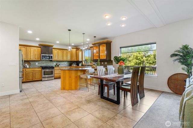 800 S Camas Place, Moses Lake, WA 98837