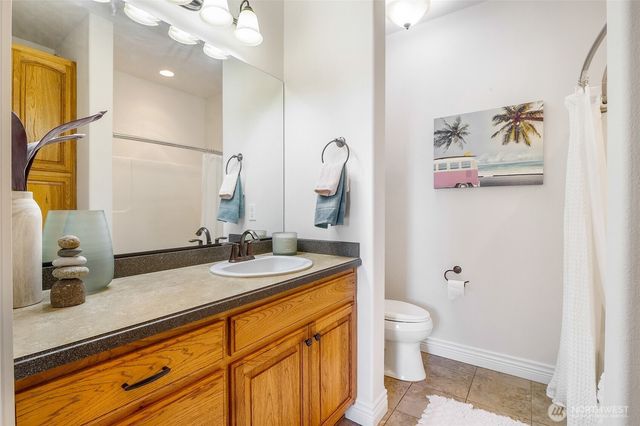 800 S Camas Place, Moses Lake, WA 98837