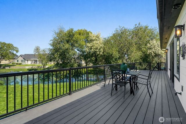 800 S Camas Place, Moses Lake, WA 98837