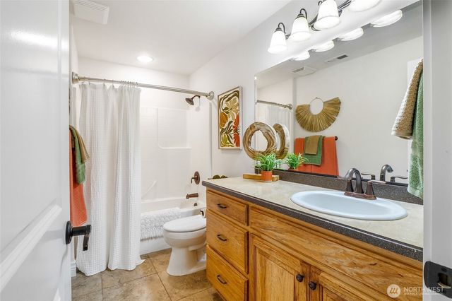 800 S Camas Place, Moses Lake, WA 98837