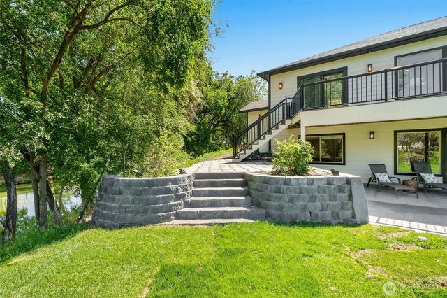 800 S Camas Place, Moses Lake, WA 98837