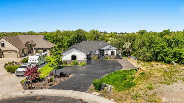 800 S Camas Place, Moses Lake, WA 98837