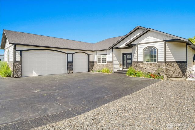 800 S Camas Place, Moses Lake, WA 98837