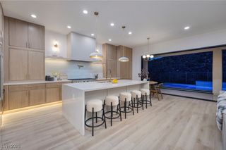 12 Oro Valley Drive, Henderson, NV 89052