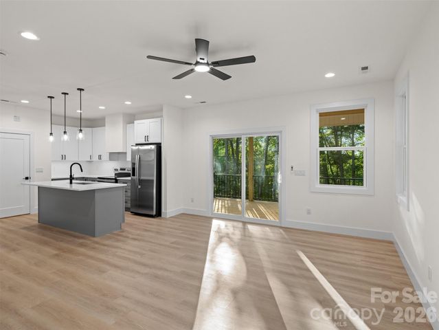 160 Blossom Ridge, Leicester, NC 28748
