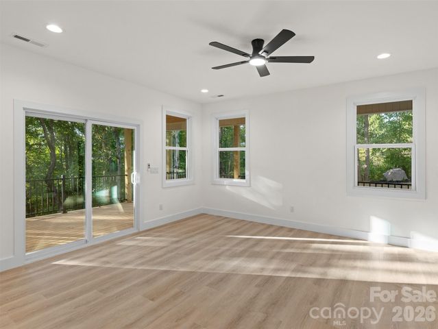 160 Blossom Ridge, Leicester, NC 28748