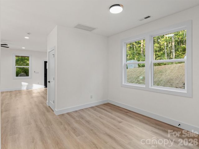 160 Blossom Ridge, Leicester, NC 28748