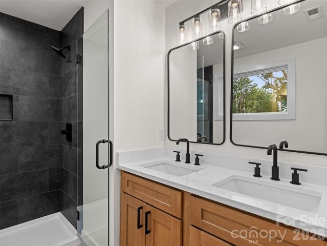 160 Blossom Ridge, Leicester, NC 28748