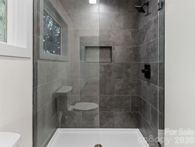 160 Blossom Ridge, Leicester, NC 28748