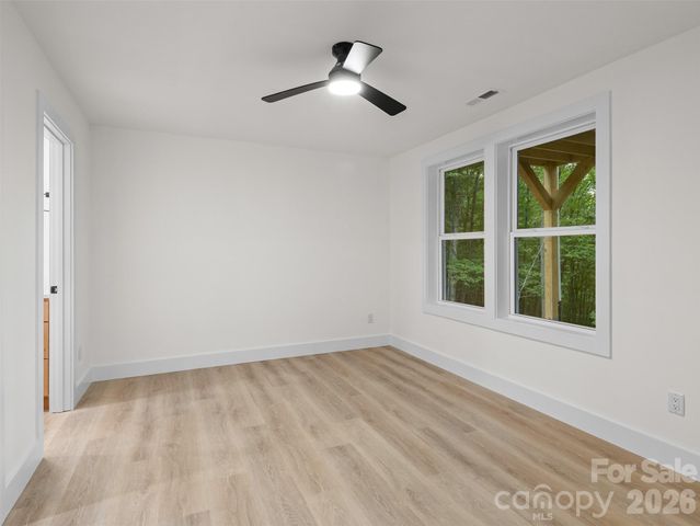 160 Blossom Ridge, Leicester, NC 28748