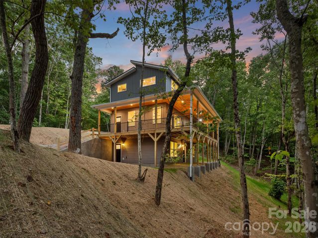 160 Blossom Ridge, Leicester, NC 28748