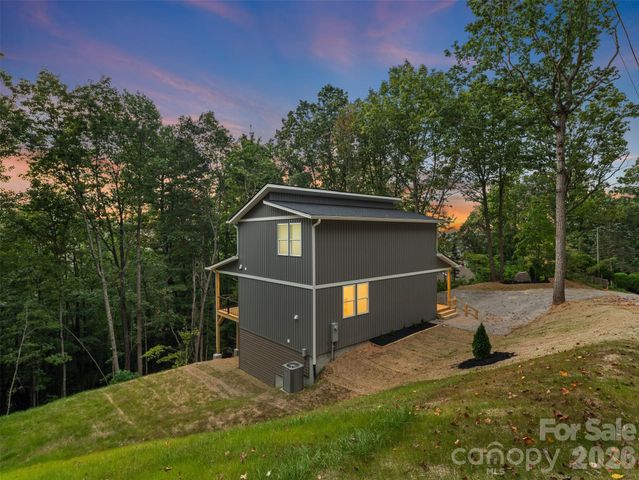 160 Blossom Ridge, Leicester, NC 28748