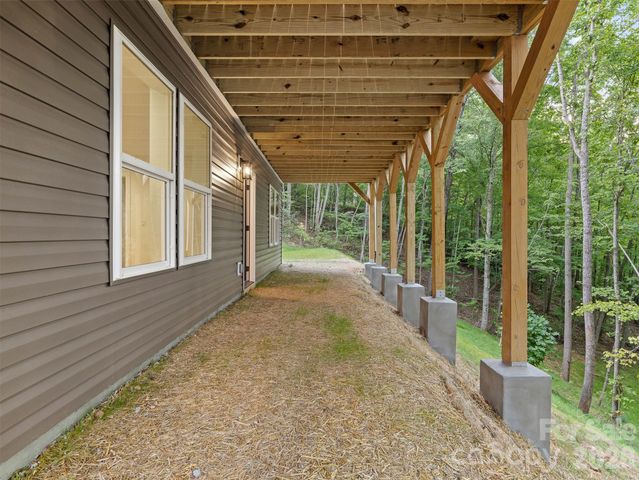 160 Blossom Ridge, Leicester, NC 28748