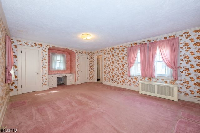 27 Glen Rd, West Orange Twp., NJ 07052