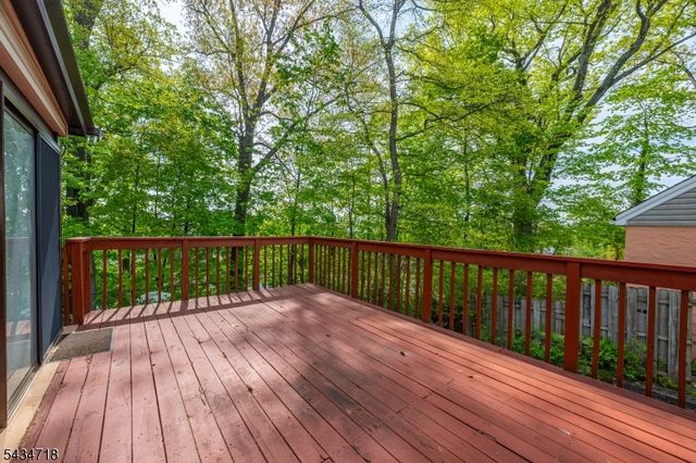27 Glen Rd, West Orange Twp., NJ 07052