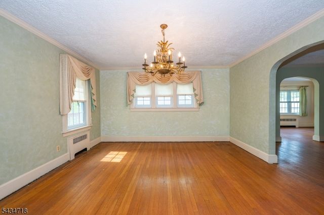 27 Glen Rd, West Orange Twp., NJ 07052